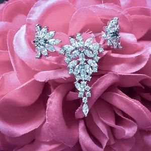 Stunning luxury ring - Resizeable